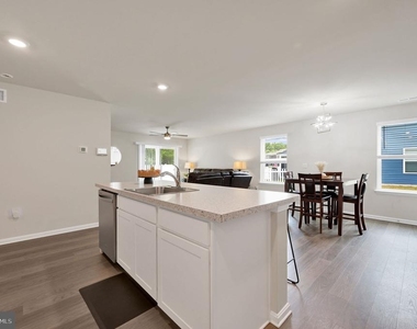 529 Currant Cir - Photo Thumbnail 8