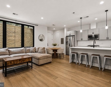 2612 University Place Nw - Photo Thumbnail 7