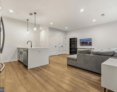 2612 University Place Nw - Photo Thumbnail 5