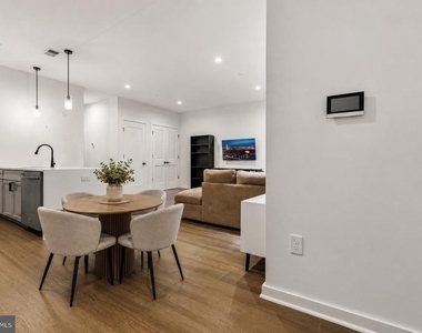 2612 University Place Nw - Photo Thumbnail 4