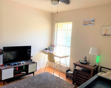 6204 Turtle Point Dr - Photo Thumbnail 15