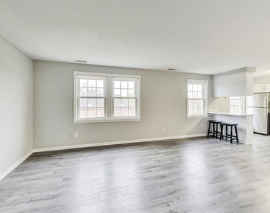 2012 Fort Davis Street Se - Photo Thumbnail 6