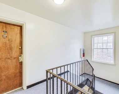 2012 Fort Davis Street Se - Photo Thumbnail 9