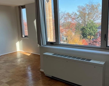 2800 Wisconsin Avenue Nw - Photo Thumbnail 4