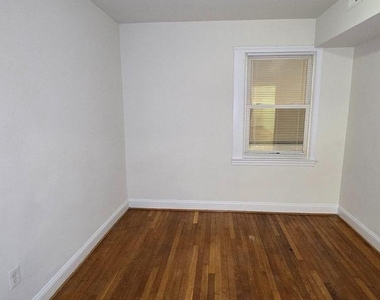 1516 F Street Ne - Photo Thumbnail 6