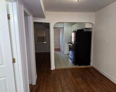 1516 F Street Ne - Photo Thumbnail 3