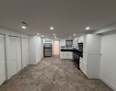 1605 New Jersey Avenue Nw - Photo Thumbnail 3