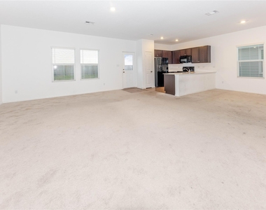1139 Catfish Ln - Photo Thumbnail 4