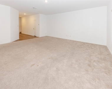 1139 Catfish Ln - Photo Thumbnail 9