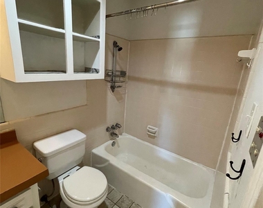 2404 Longview St - Photo Thumbnail 5