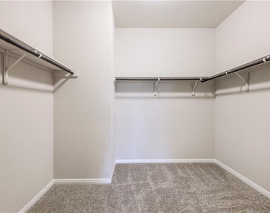 2920 Bridekirk Dr - Photo Thumbnail 14