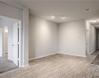 2920 Bridekirk Dr - Photo Thumbnail 8