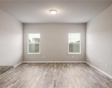 2920 Bridekirk Dr - Photo Thumbnail 3