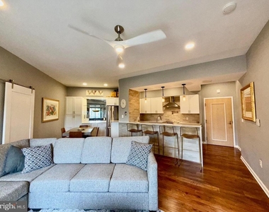 2111 Wisconsin Avenue Nw - Photo Thumbnail 3