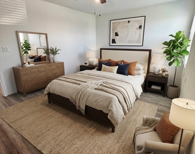 14221 Lyndora Ln - Photo Thumbnail 8