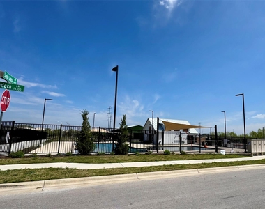 14221 Lyndora Ln - Photo Thumbnail 18