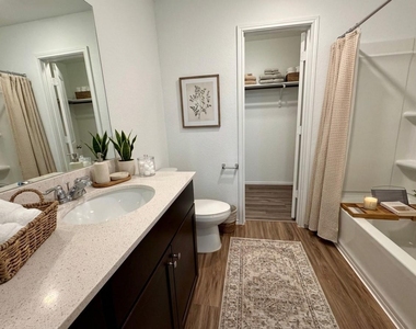14221 Lyndora Ln - Photo Thumbnail 9