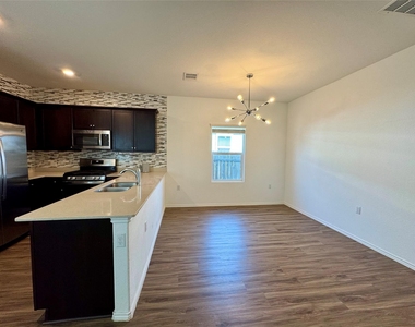 14221 Lyndora Ln - Photo Thumbnail 4