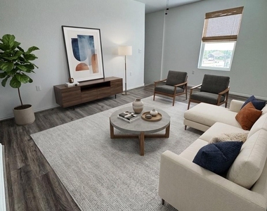 14221 Lyndora Ln - Photo Thumbnail 7