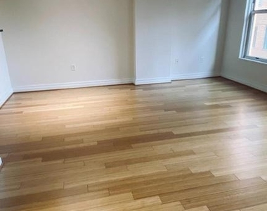 915 Nw E Street Nw - Photo Thumbnail 13