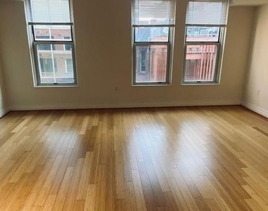 915 Nw E Street Nw - Photo Thumbnail 8
