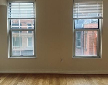 915 Nw E Street Nw - Photo Thumbnail 6