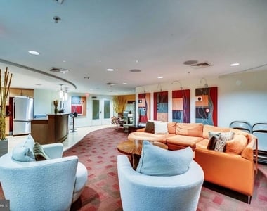 915 Nw E Street Nw - Photo Thumbnail 2