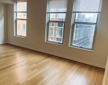 915 Nw E Street Nw - Photo Thumbnail 11