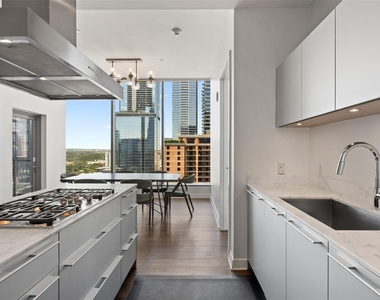 210 Lavaca St - Photo Thumbnail 8