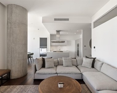 210 Lavaca St - Photo Thumbnail 4