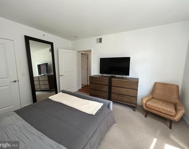1117 10th Street Nw - Photo Thumbnail 9