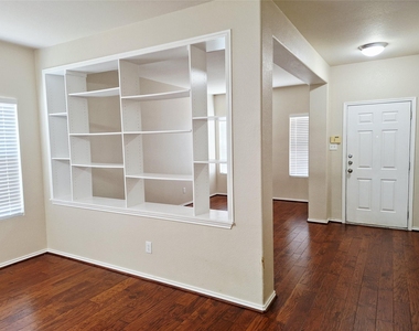 407 W South St - Photo Thumbnail 2
