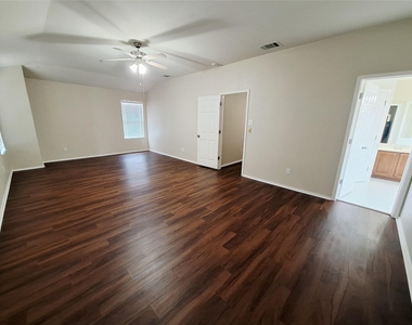 407 W South St - Photo Thumbnail 19