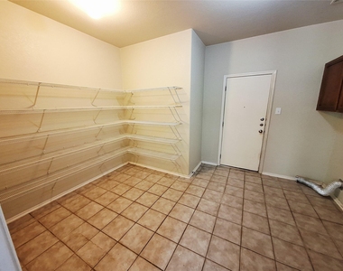 407 W South St - Photo Thumbnail 13