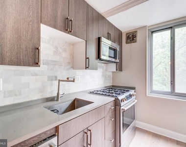 4200 Cathedral Avenue Nw - Photo Thumbnail 3