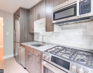 4200 Cathedral Avenue Nw - Photo Thumbnail 4
