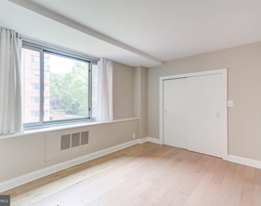 4200 Cathedral Avenue Nw - Photo Thumbnail 17