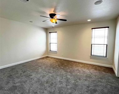 2009 Woodway Dr - Photo Thumbnail 6