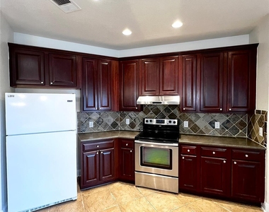 2009 Woodway Dr - Photo Thumbnail 4