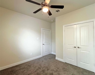 2009 Woodway Dr - Photo Thumbnail 14