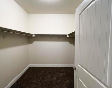 2009 Woodway Dr - Photo Thumbnail 10