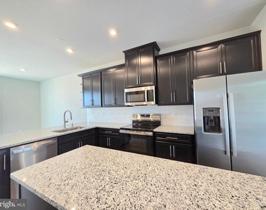 2644 Naylor Road Se - Photo Thumbnail 11