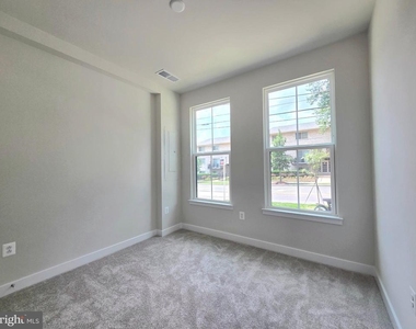 2644 Naylor Road Se - Photo Thumbnail 5