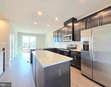 2644 Naylor Road Se - Photo Thumbnail 8