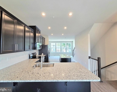 2644 Naylor Road Se - Photo Thumbnail 12
