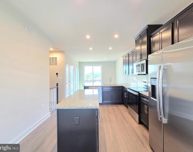 2644 Naylor Road Se - Photo Thumbnail 9