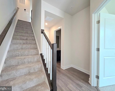 2644 Naylor Road Se - Photo Thumbnail 4