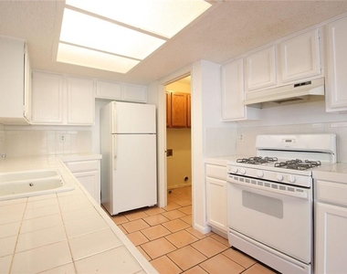 9002 Sanger Dr - Photo Thumbnail 5