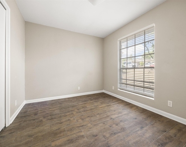 1905 Margalene Way - Photo Thumbnail 2