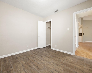 1905 Margalene Way - Photo Thumbnail 5